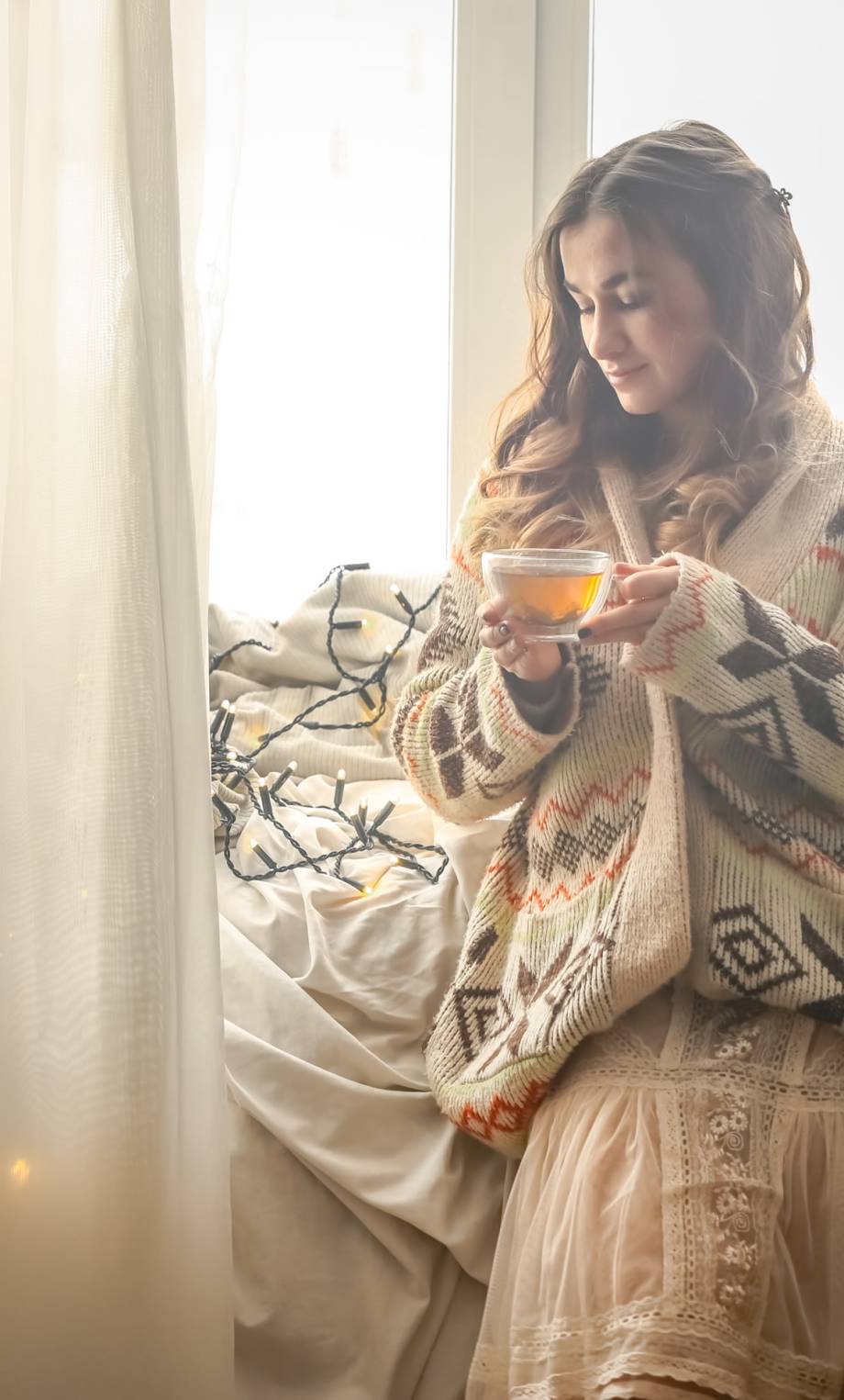 cozy-cup-of-tea-the-girl-in-the-hands